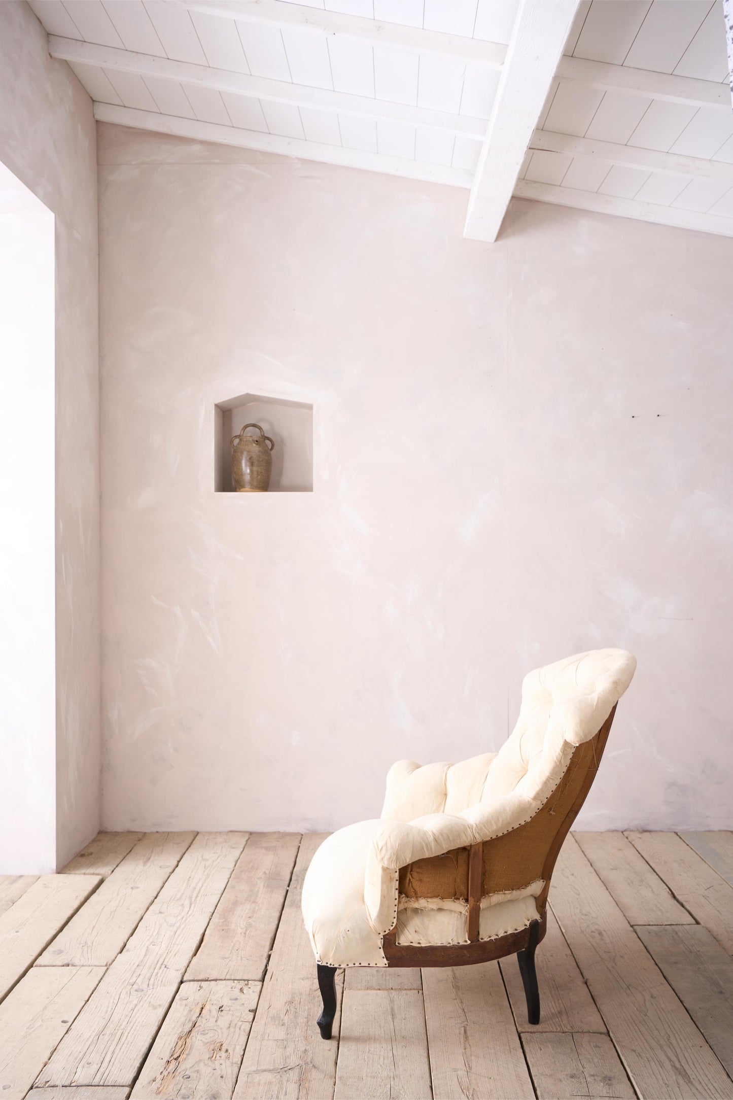 Napoleon III Buttoned fishtail armchair