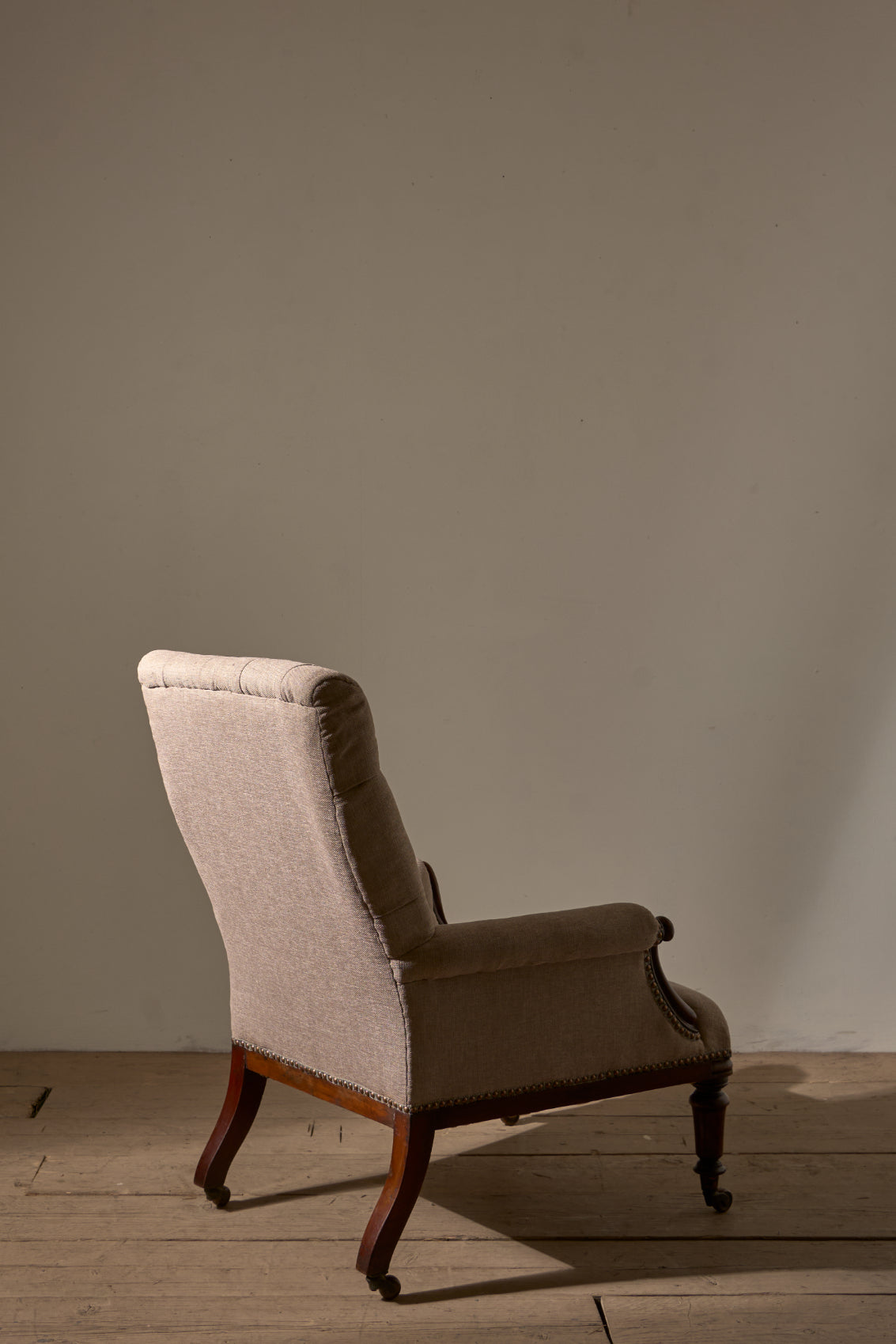 William IV English country house armchair with mahogany show wood frame