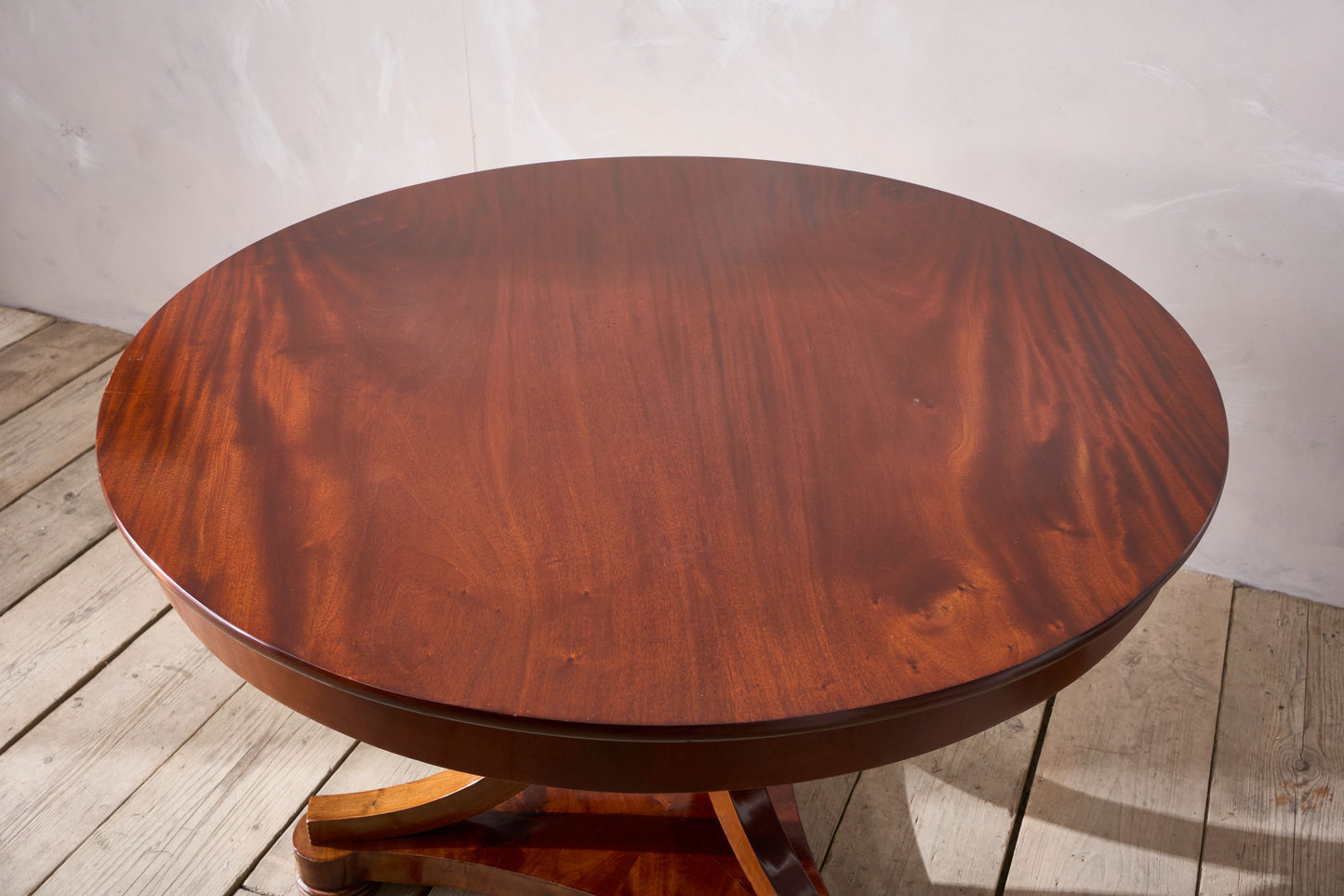 19th century Mahogany Gueridon table with ball detail
