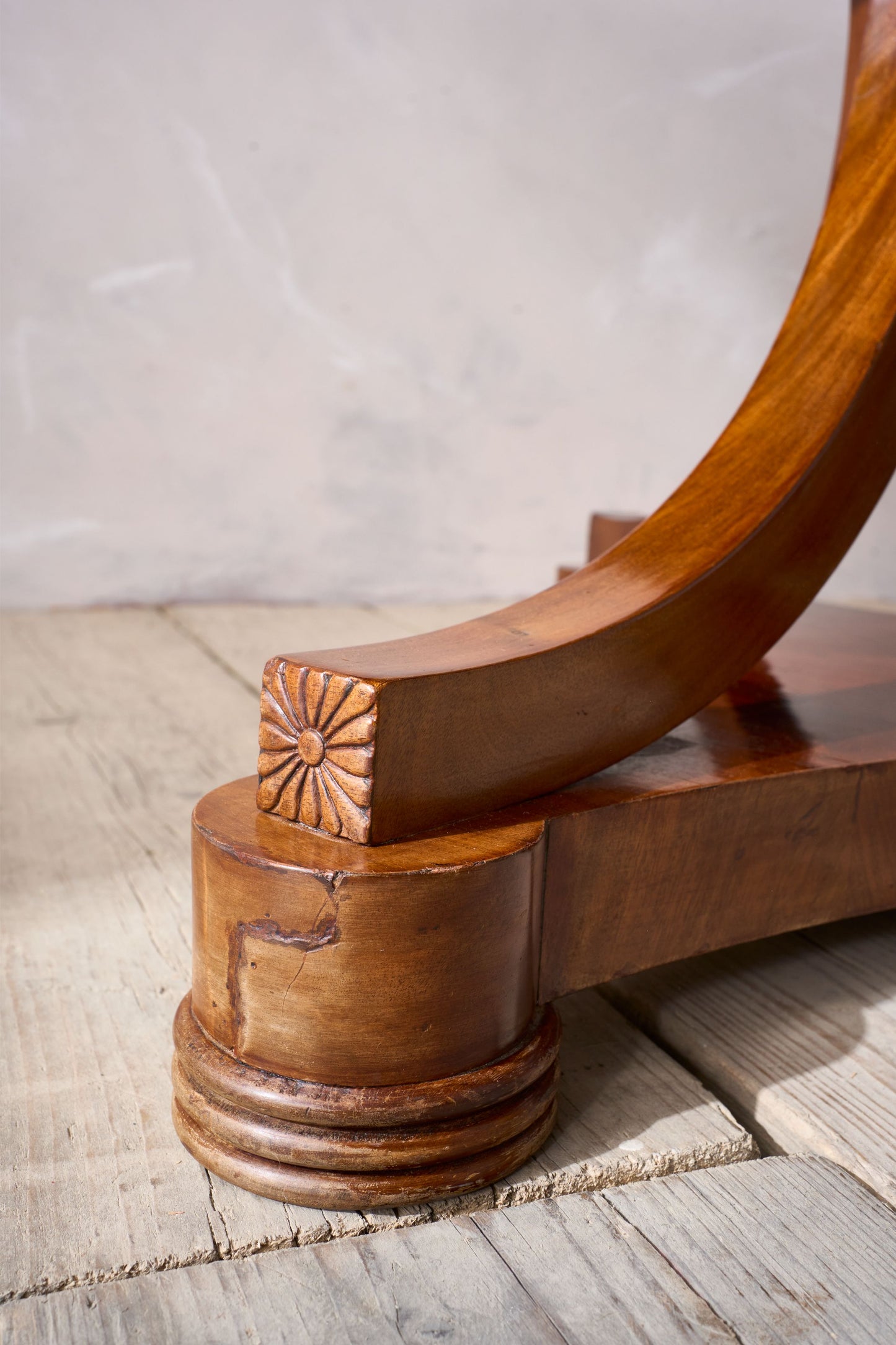 19th century Mahogany Gueridon table with ball detail