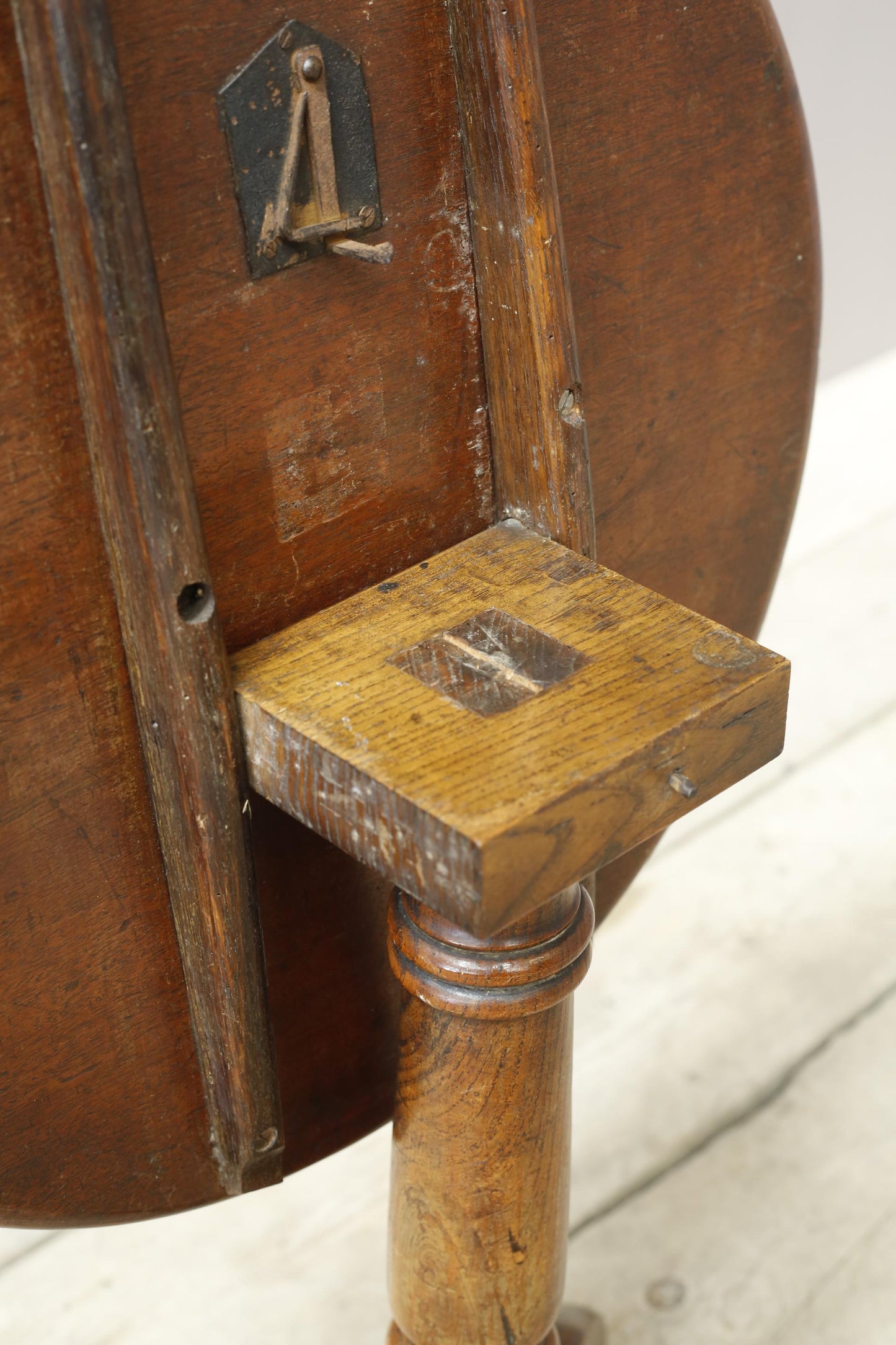 18th century Georgian oak wine table
