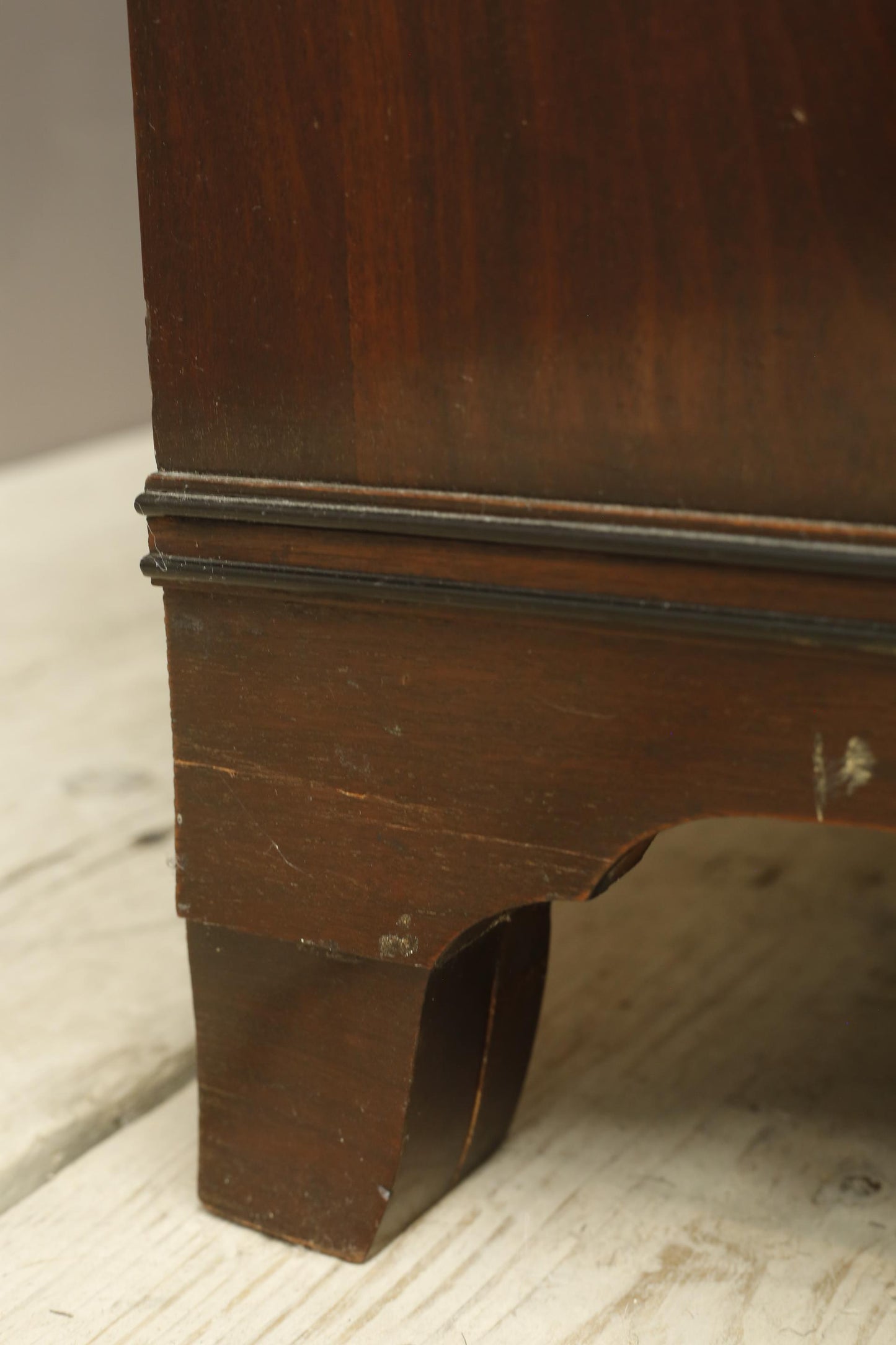 Edwardian flame mahogany chest of drawers by Marsh, Jones & Cribb