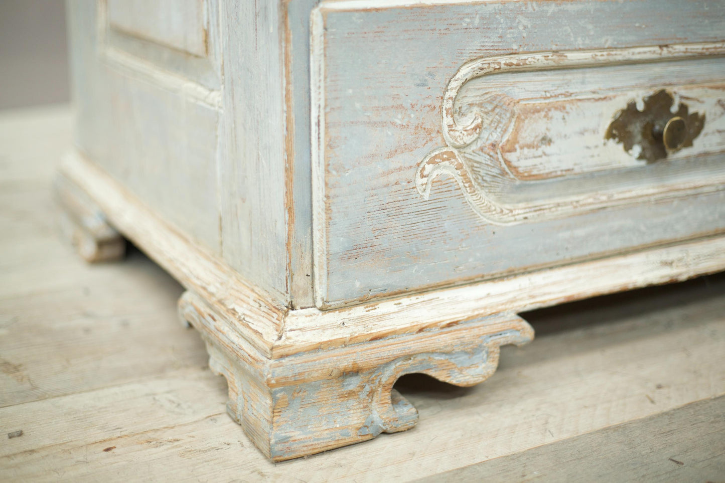18th century Bavarian painted chest of drawers