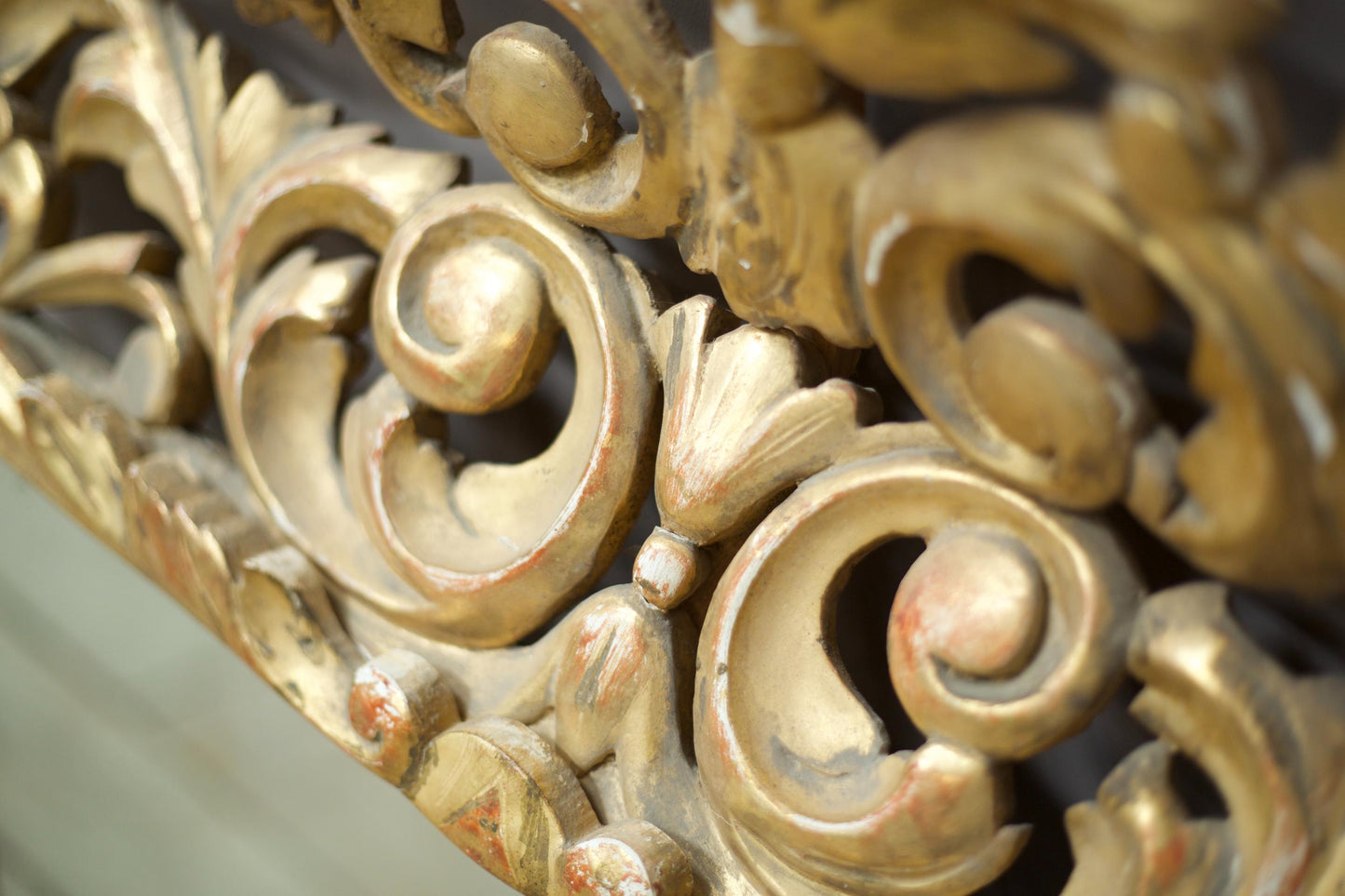 Large Early 19th century bright gilt Italian carved mirror