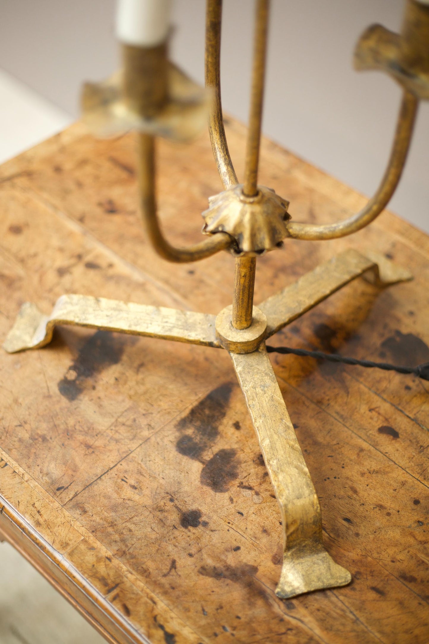 Mid century Spanish gilt metal table lamp