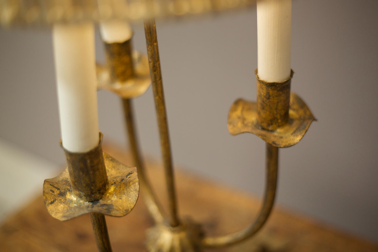 Mid century Spanish gilt metal table lamp