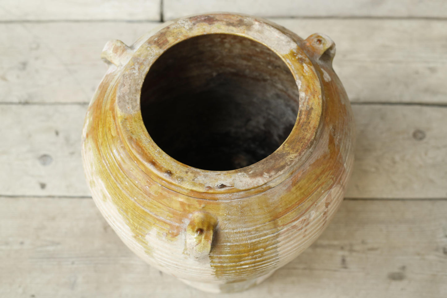 19th century Yellow glazed Spanish olive pot - small