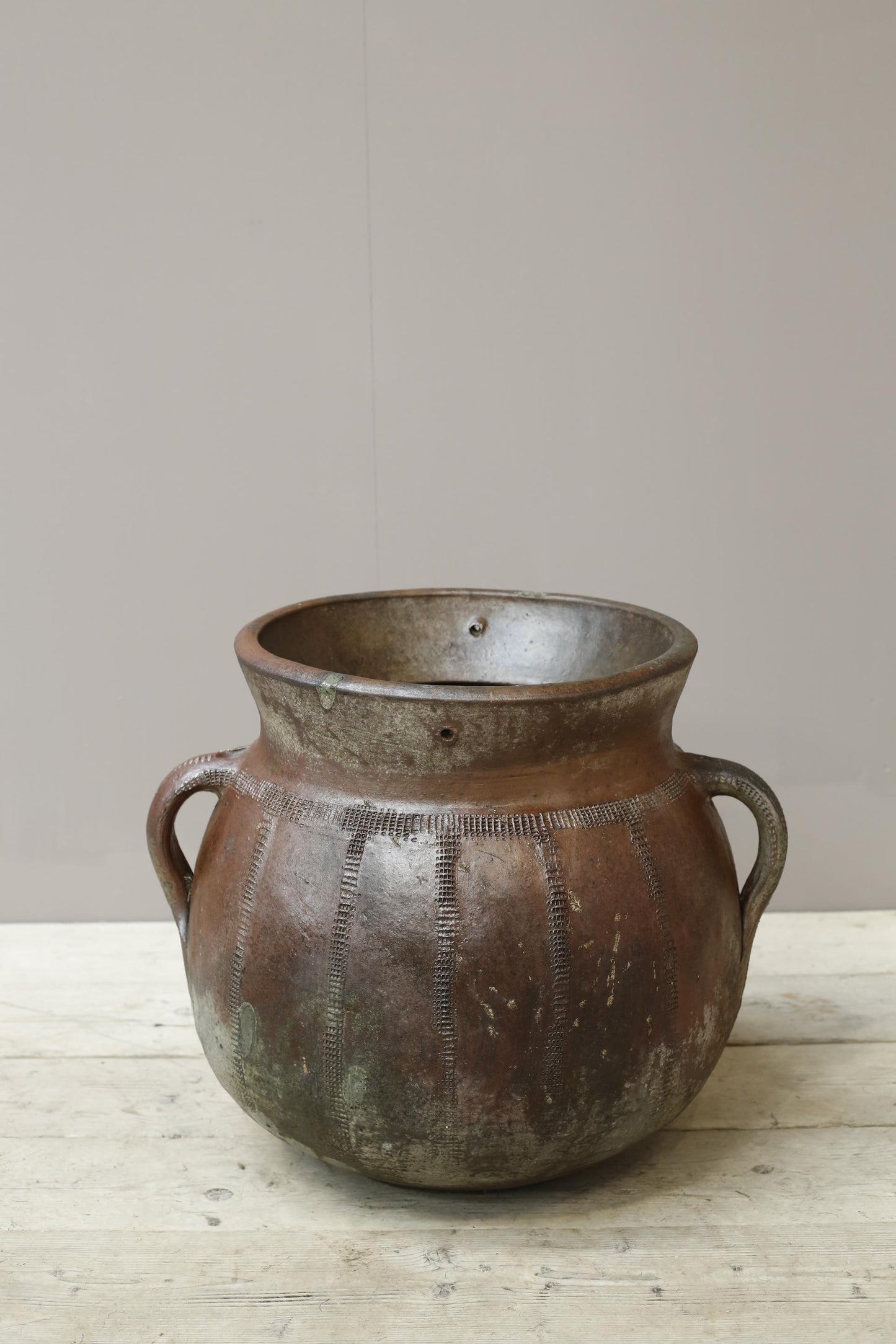 18th century French Ponne pot