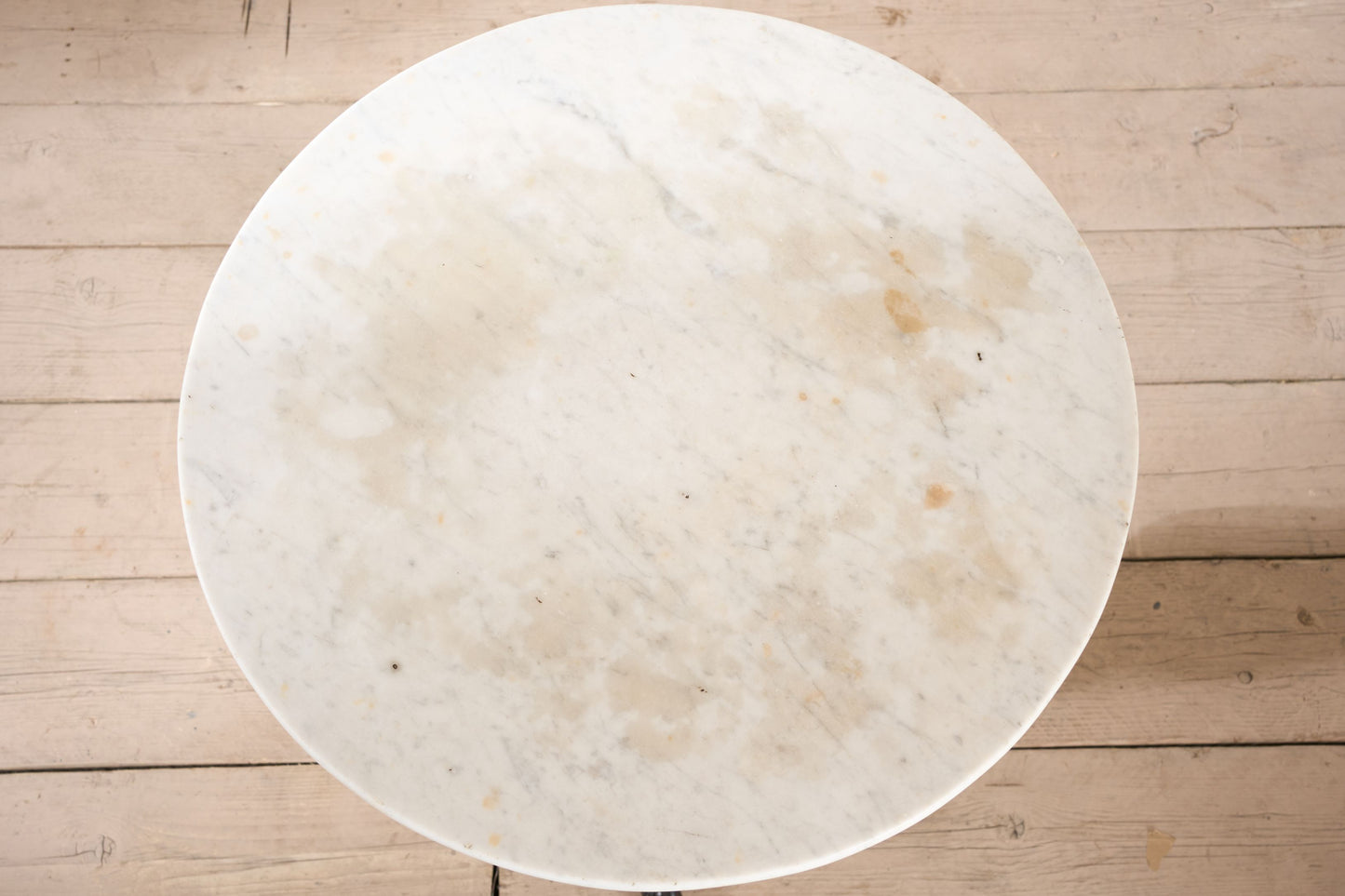 19th century Carved mahogany and white marble Gueridon table