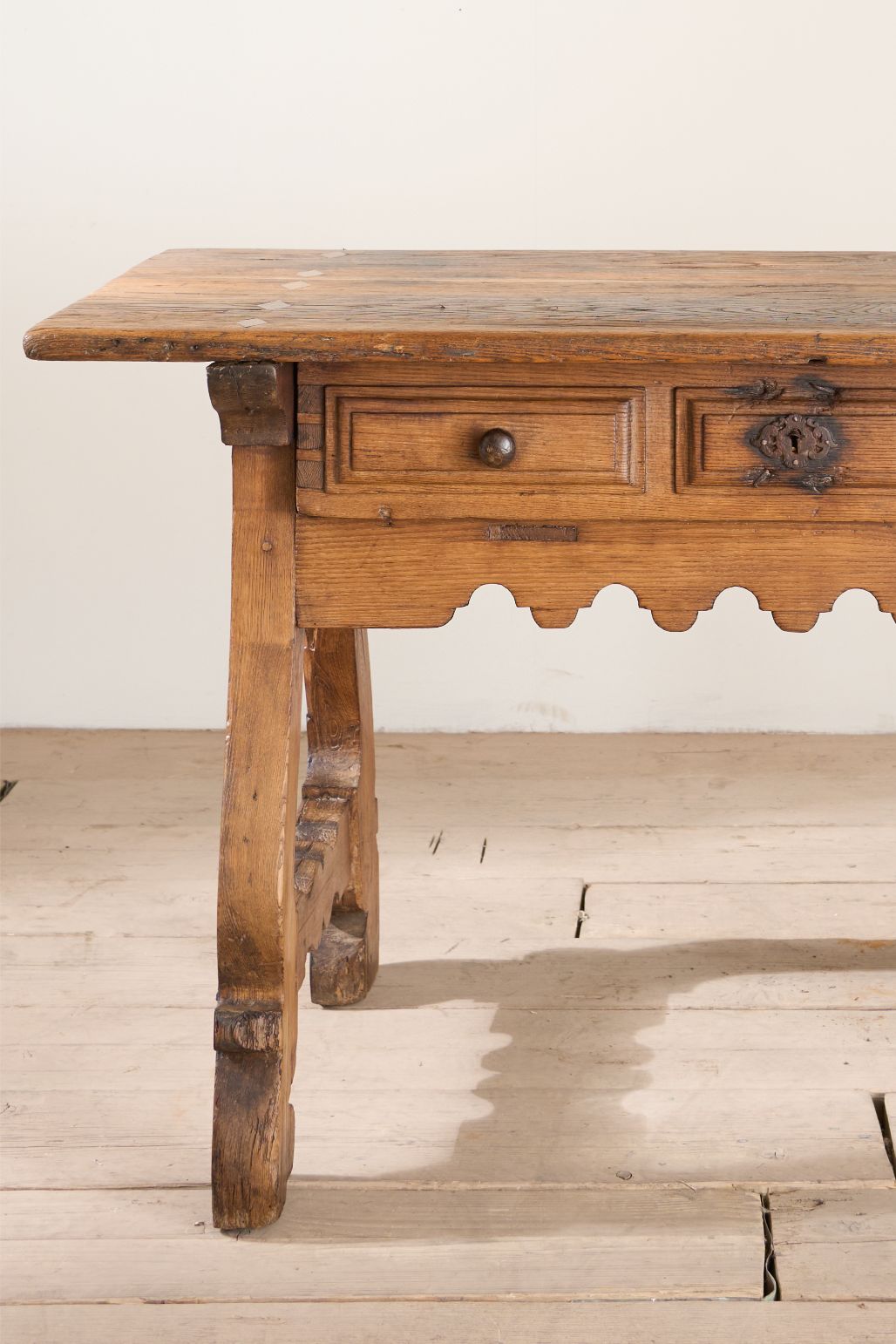 18th century Spanish elm writing table
