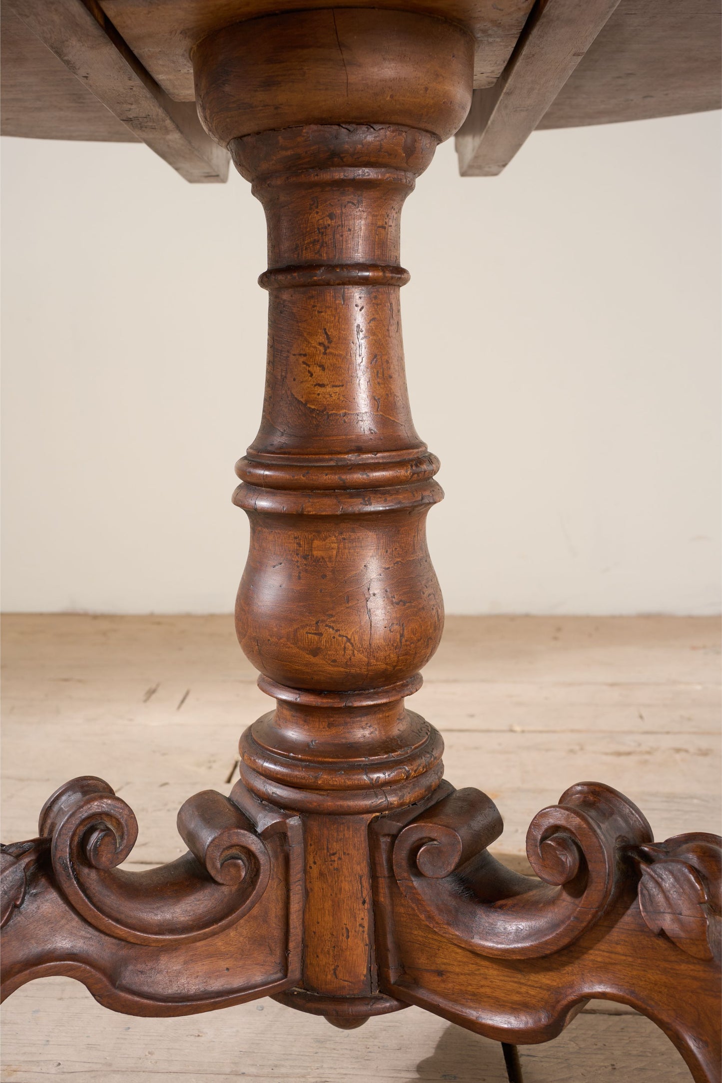 18th Century Italian walnut tilt top table