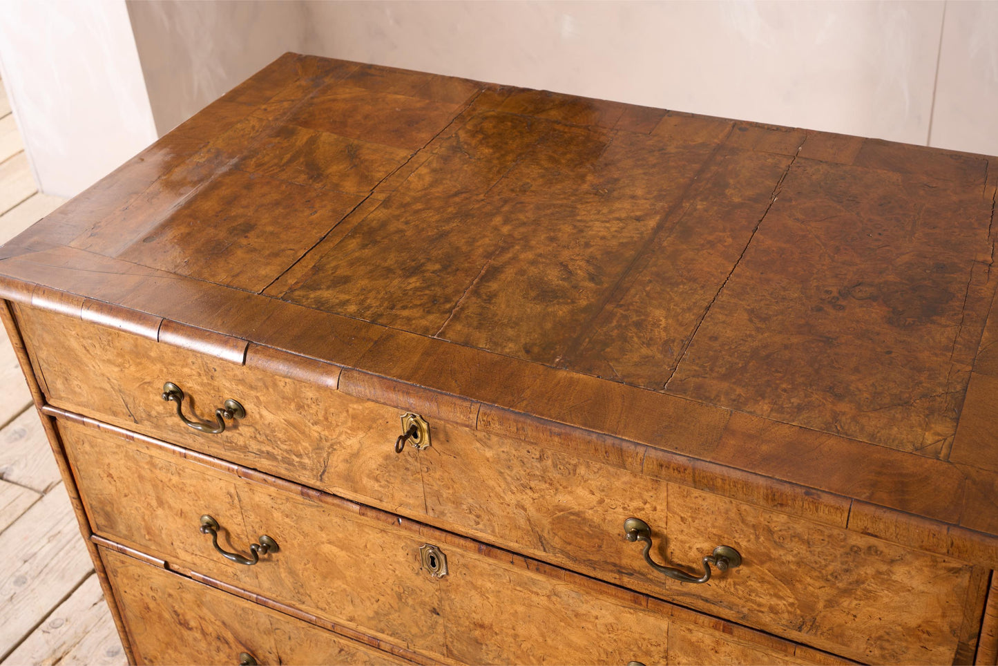 c.1720 English Georgian burr walnut chest of drawers