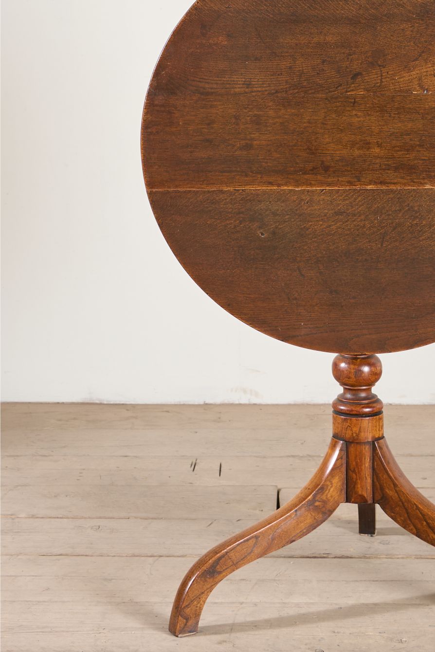18th Century oak and elm tilt top wine table