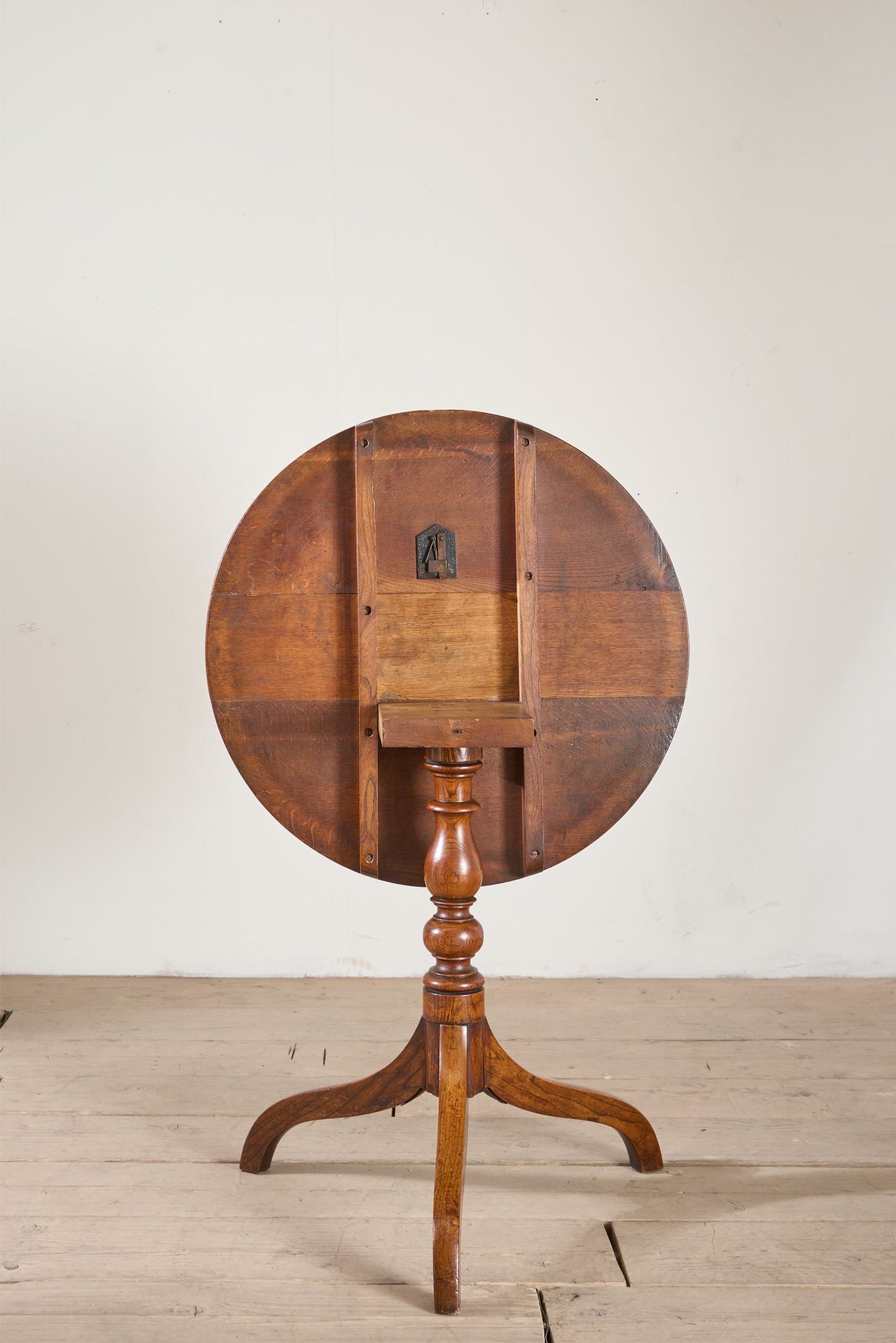 18th Century oak and elm tilt top wine table