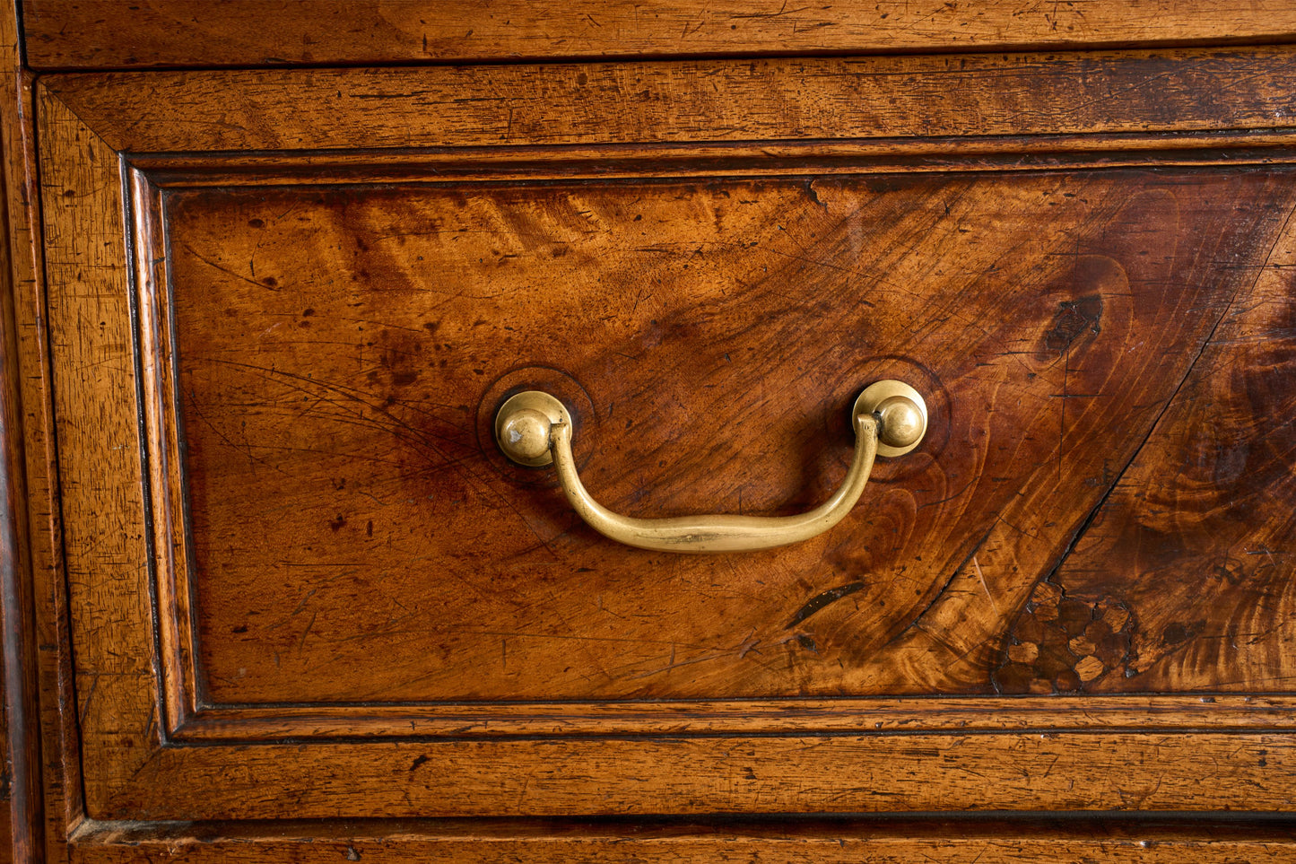 18th century Walnut and elm French chest of drawers