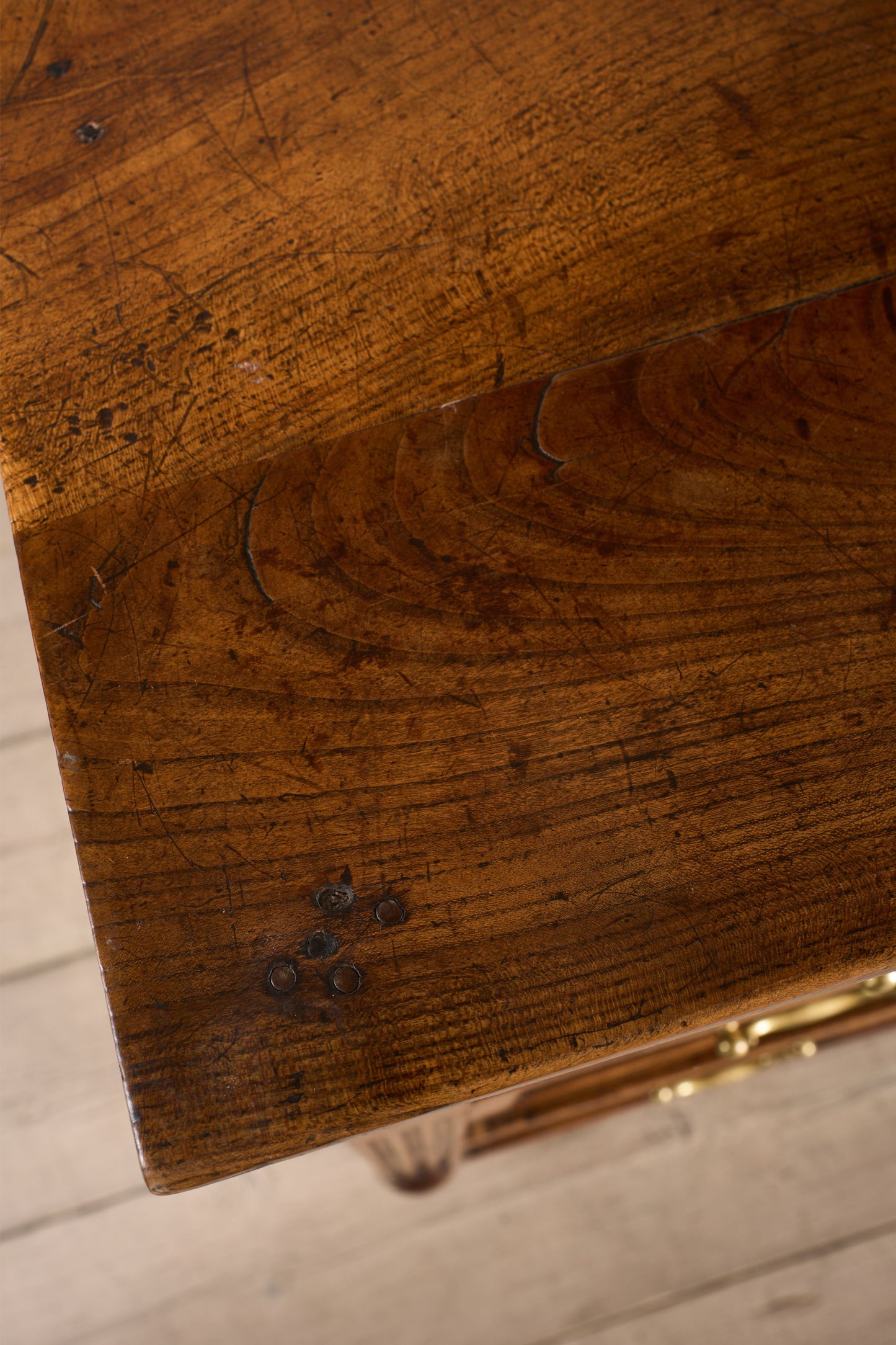18th century Walnut and elm French chest of drawers