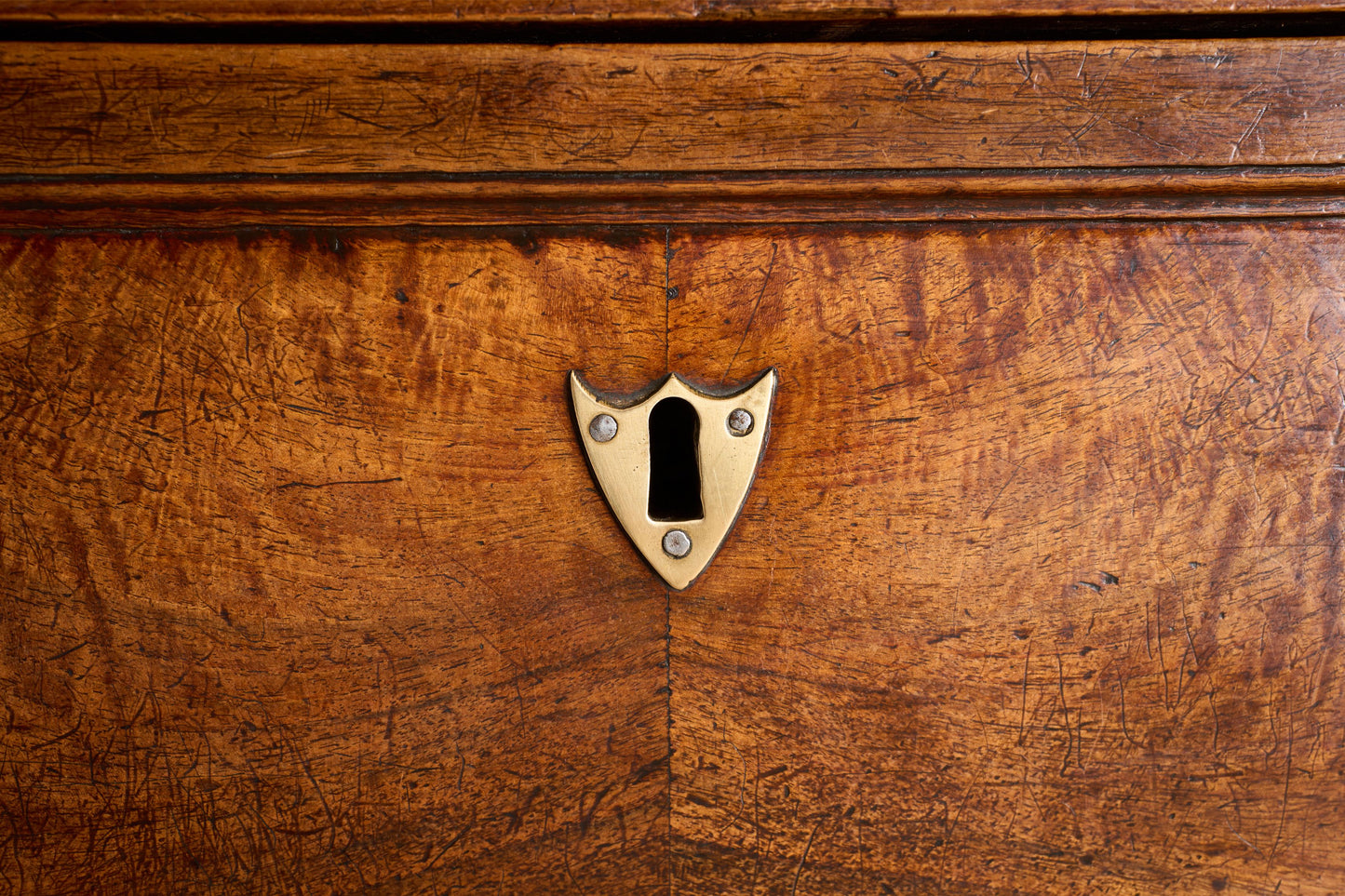 18th century Walnut and elm French chest of drawers