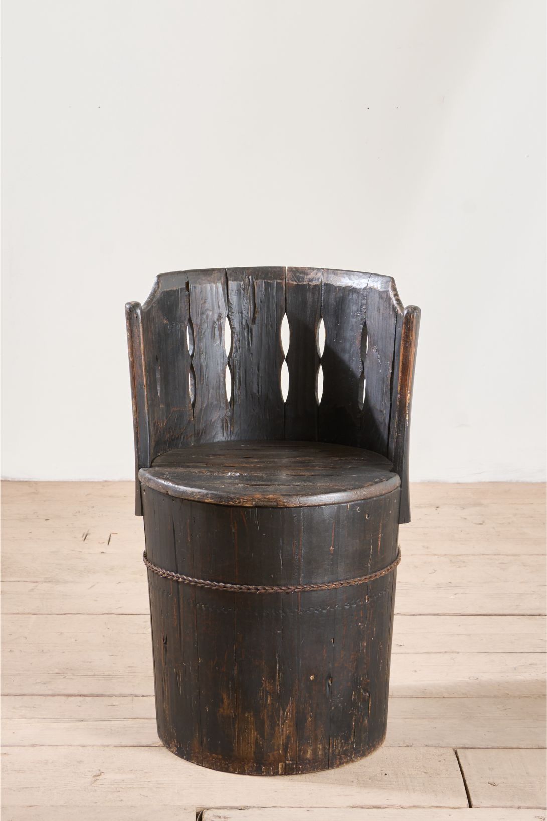 19th Century Folk art barrel chairs - Black