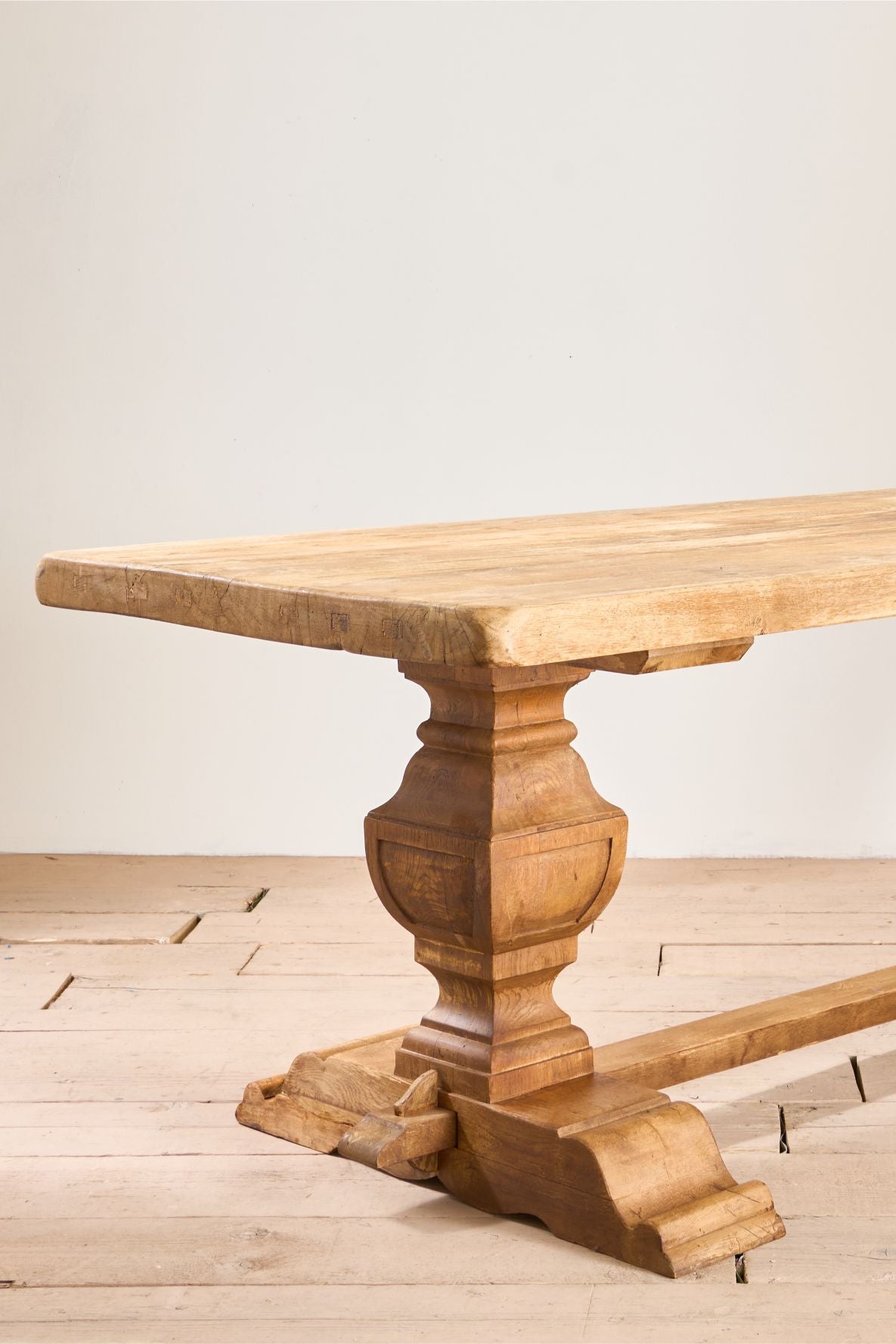 19th century Solid oak dining table