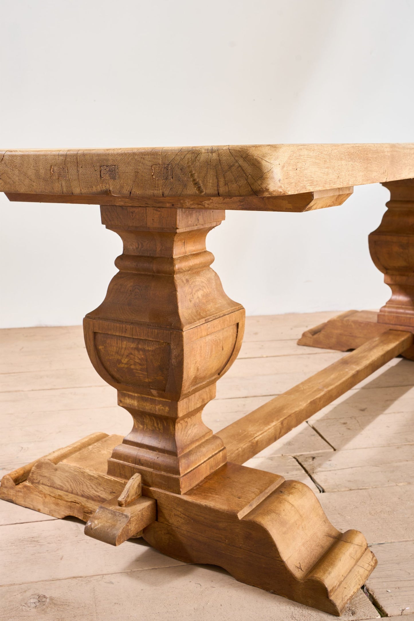 19th century Solid oak dining table