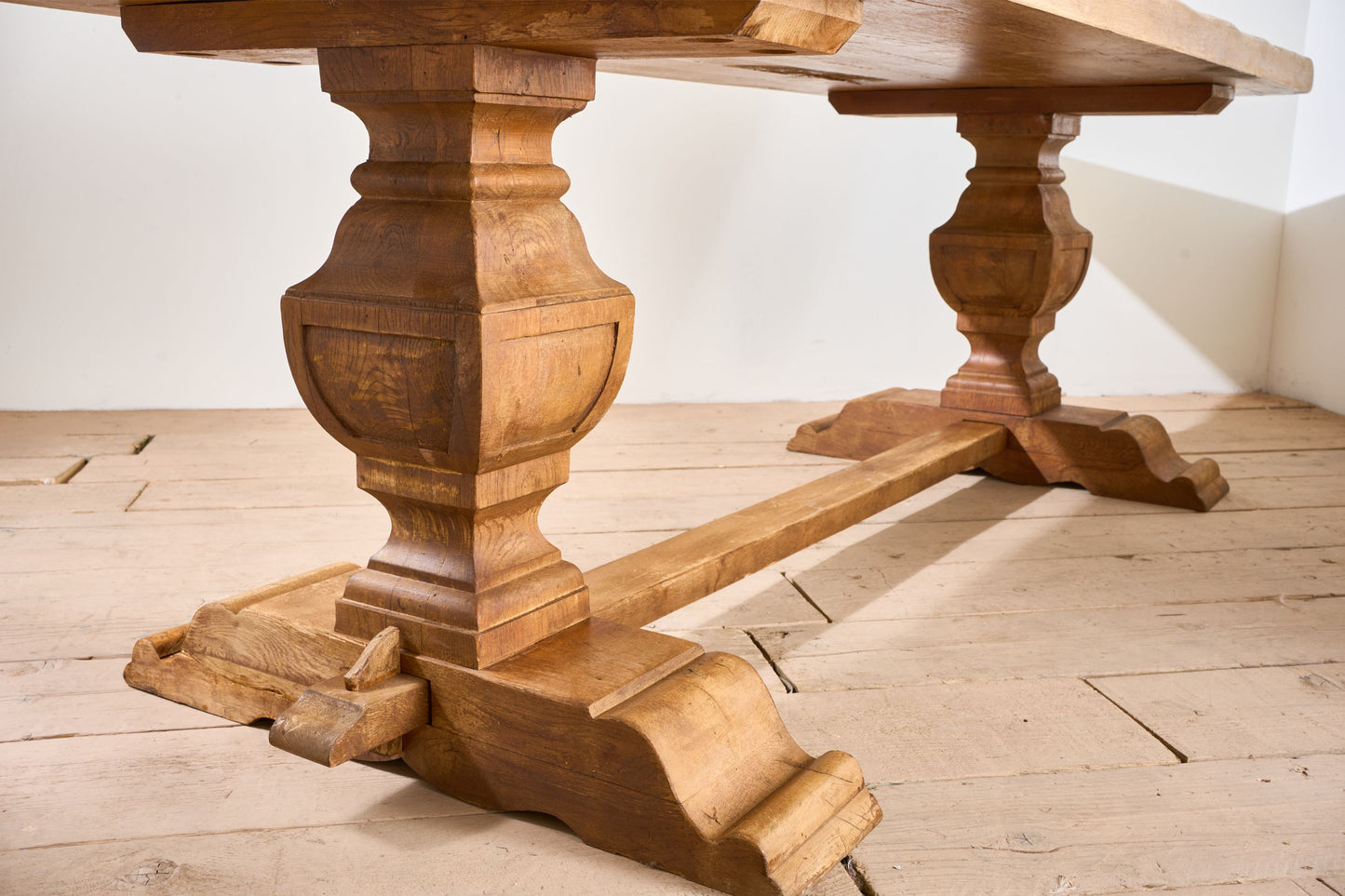 19th century Solid oak dining table