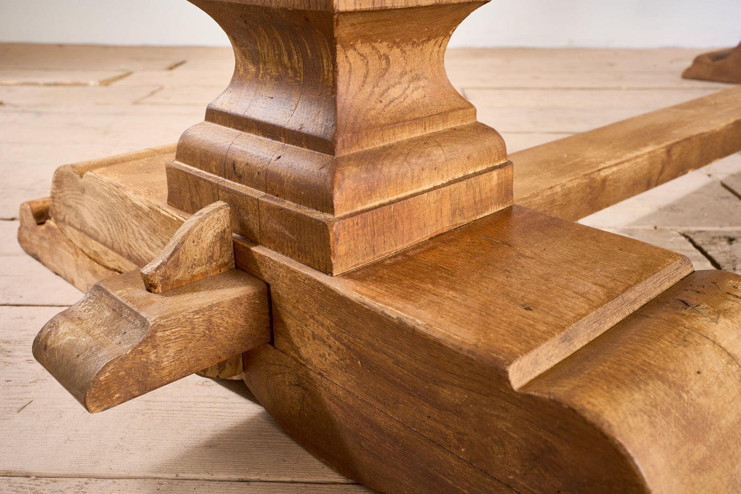 19th century Solid oak dining table