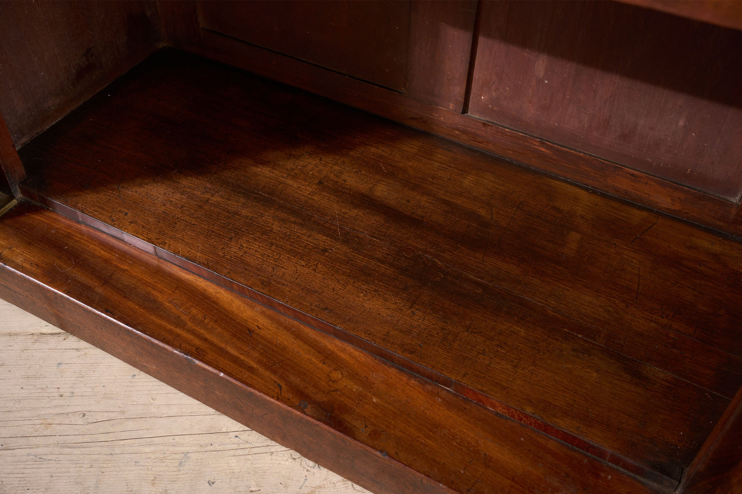 19th century Early Victorian Mahogany columned library book case