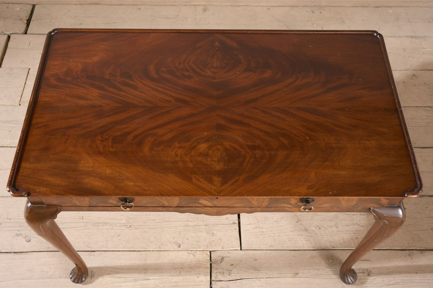 20th century Mahogany silver table by Whytock and Reid