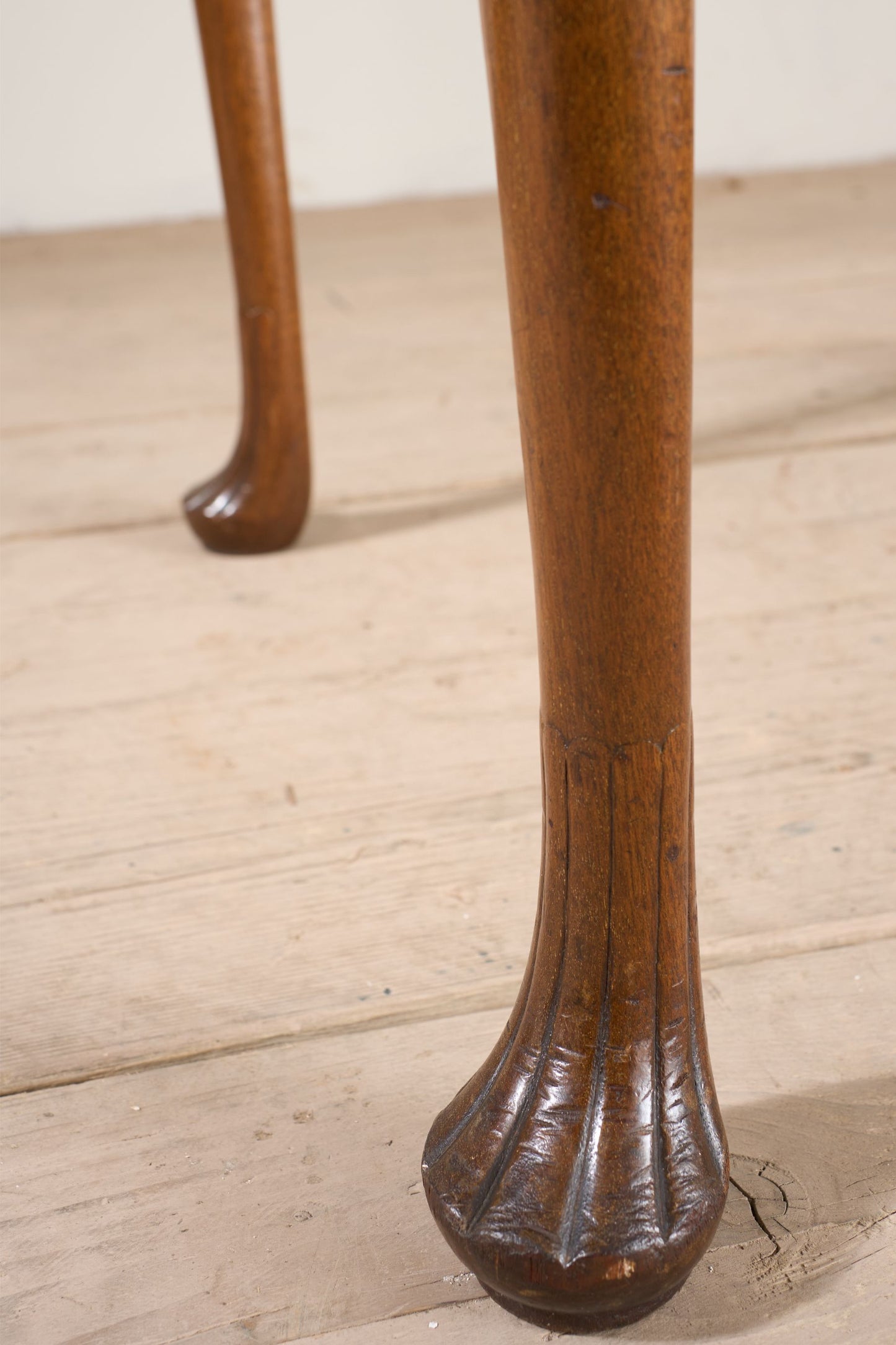 20th century Mahogany silver table by Whytock and Reid