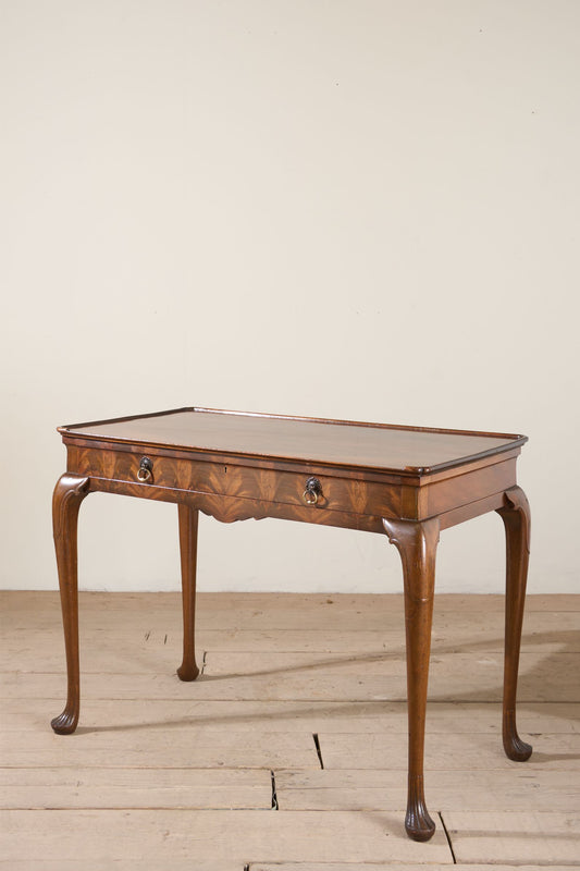 20th century Mahogany silver table by Whytock and Reid