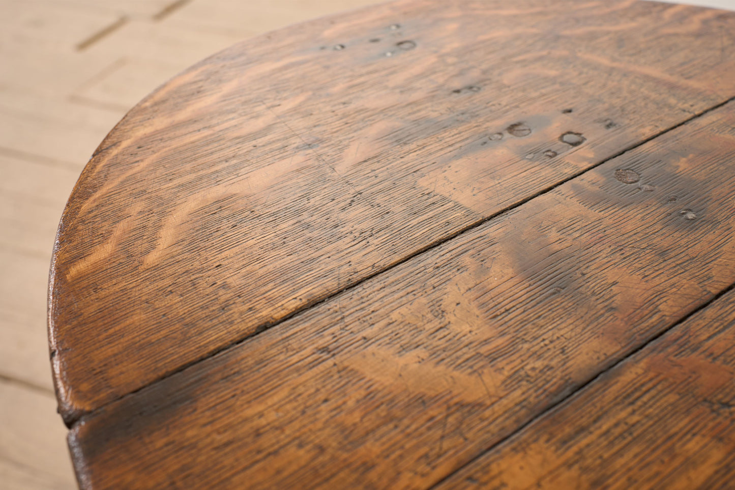 Rare late 18th early 19th century Elm cricket table