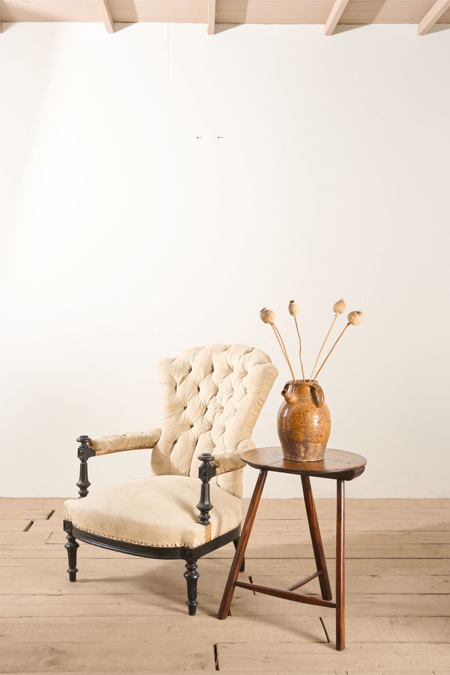 Rare late 18th early 19th century Elm cricket table