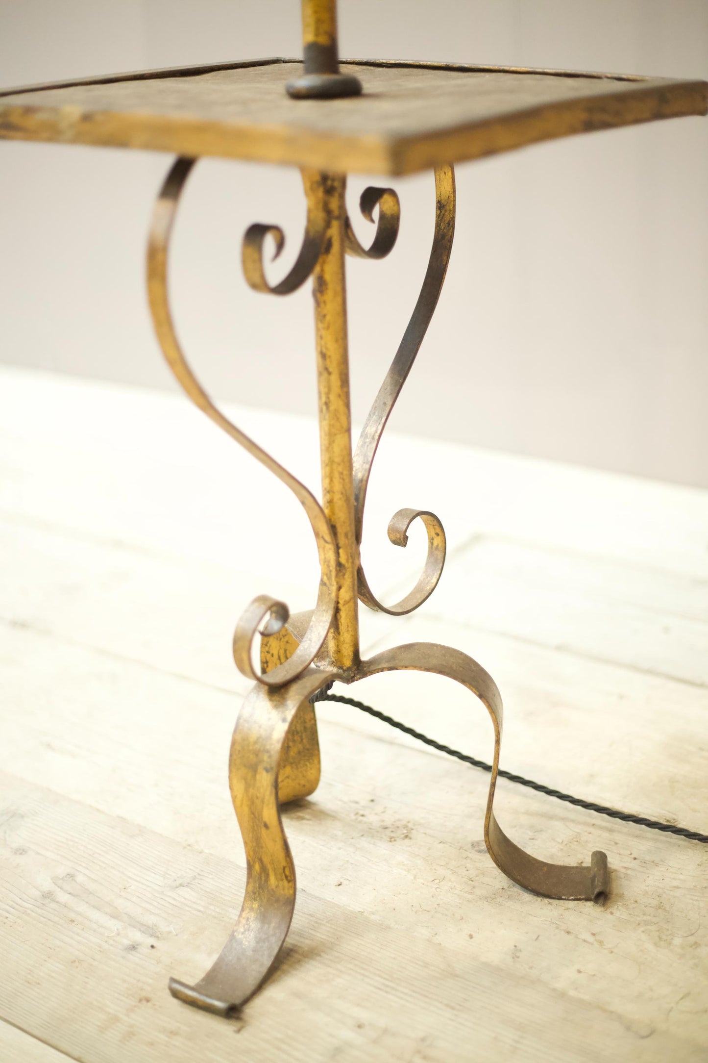 Mid century Spanish gilt metal floor lamp with table