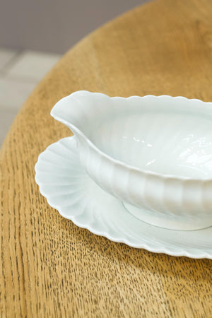 Vintage white porcelain fixed sauce bowl