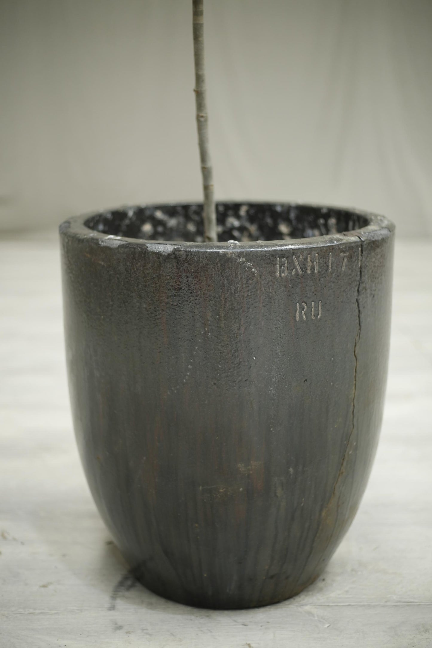 Very Large smelting pot- No4