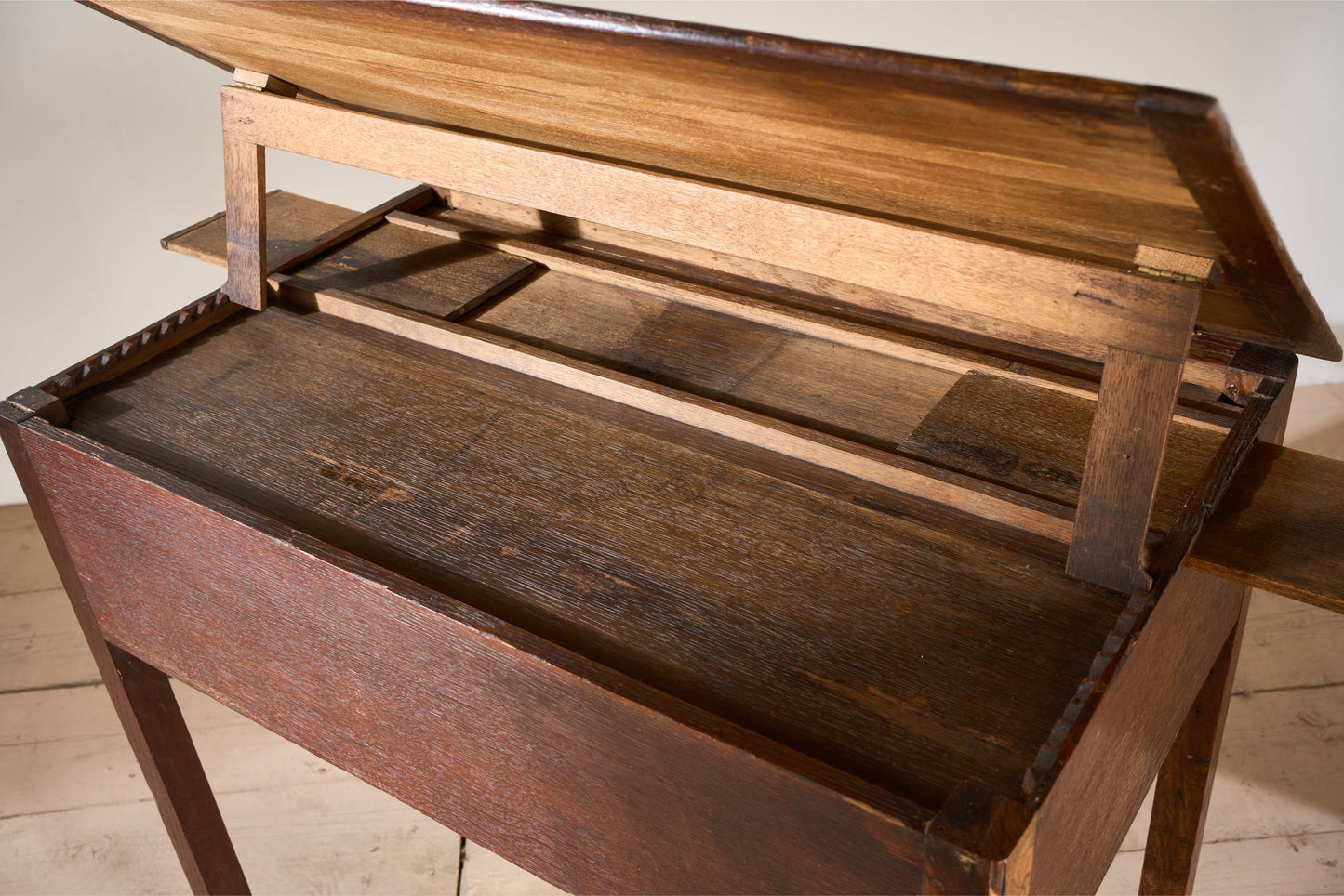 Rare 18th century Oak artists table