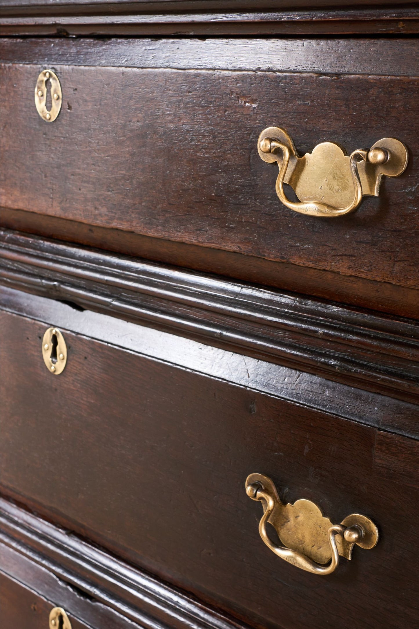 18th century Solid oak chest of drawers