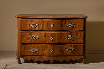 Rare 18th century Maltese Olive wood chest of drawers