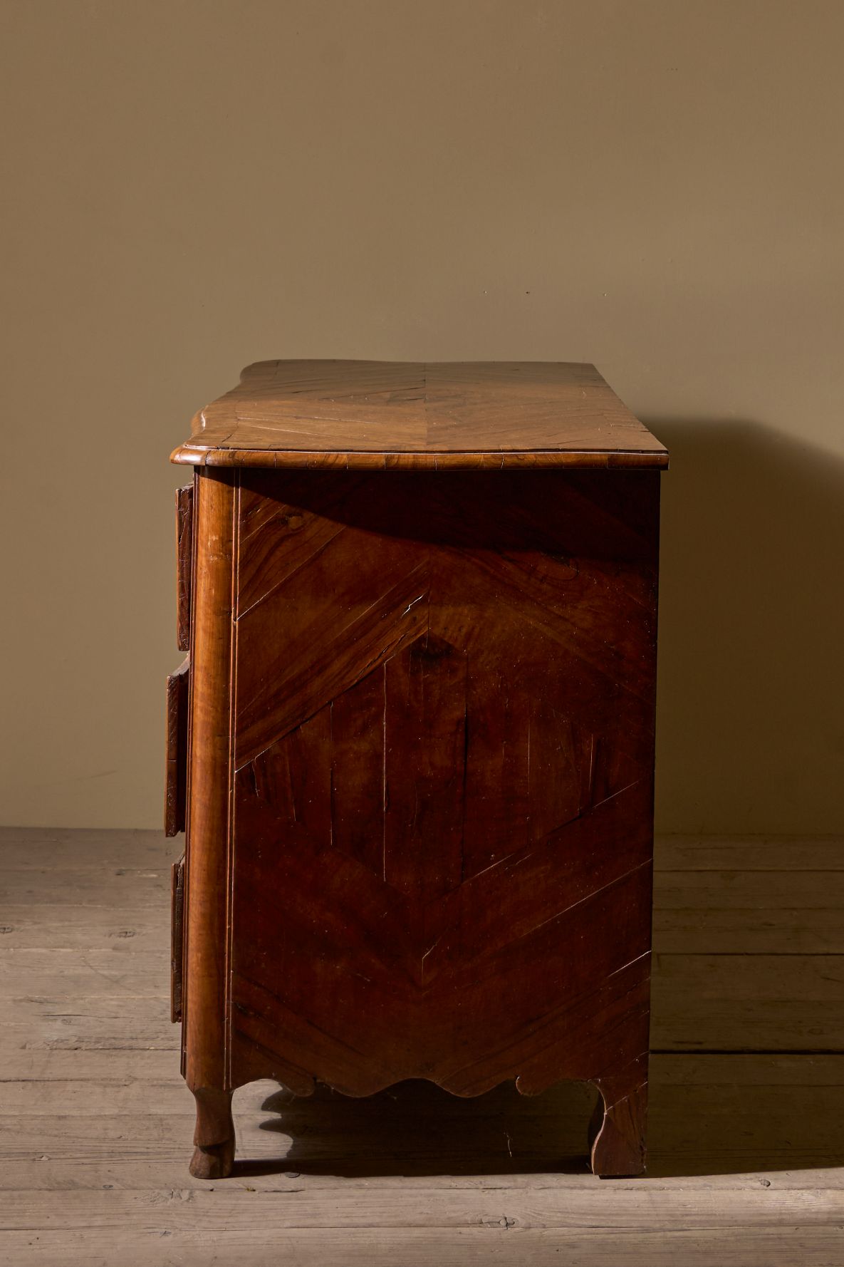 Rare 18th century Maltese Olive wood chest of drawers