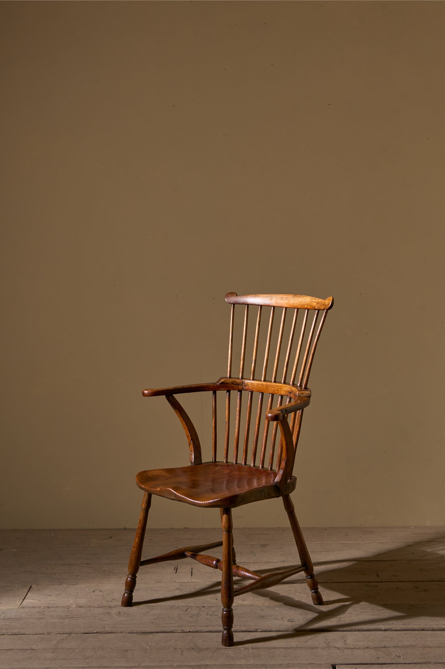 18th century Comb back Ash and Elm windsor chair