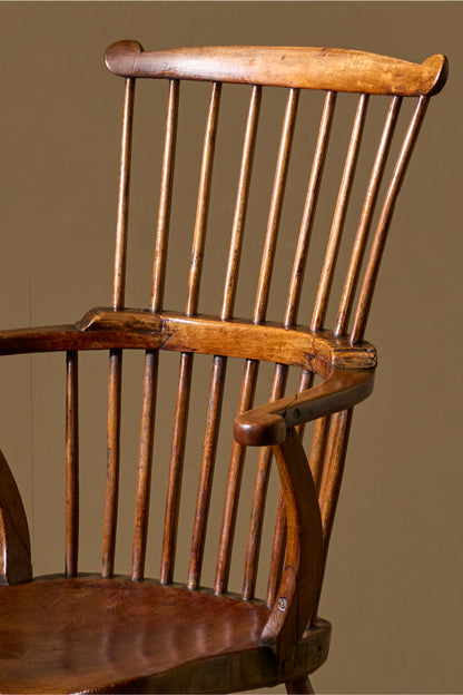18th century Comb back Ash and Elm windsor chair