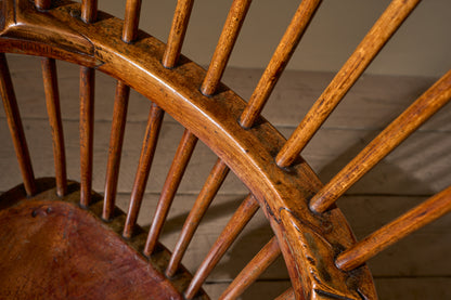 18th century Comb back Ash and Elm windsor chair