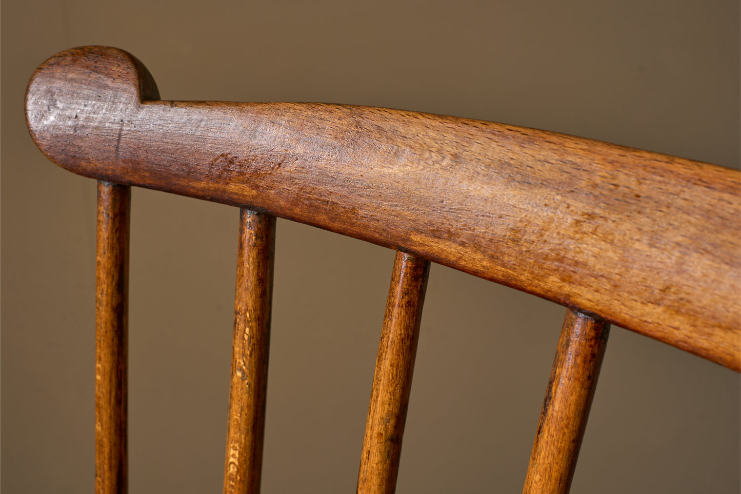 18th century Comb back Ash and Elm windsor chair