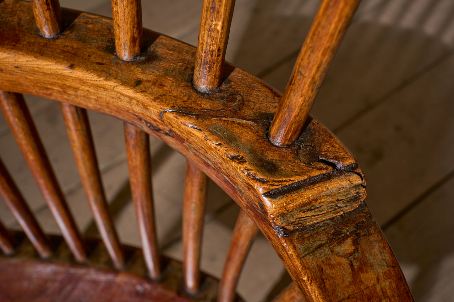 18th century Comb back Ash and Elm windsor chair