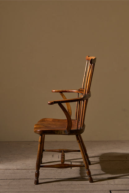 18th century Comb back Ash and Elm windsor chair
