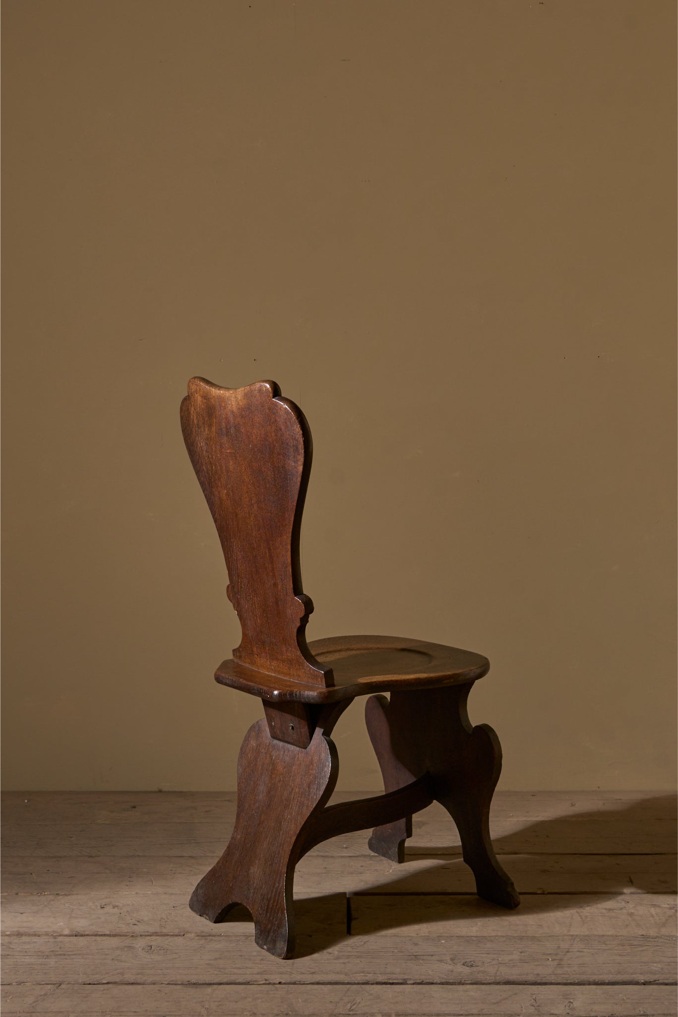 18th century English oak shield back hall chair