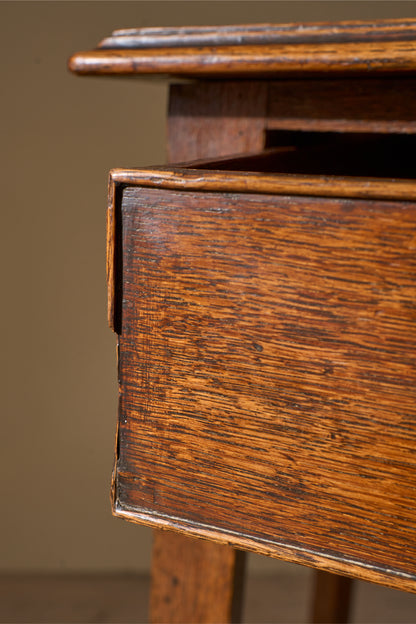 18th century Oak single drawer table - 2