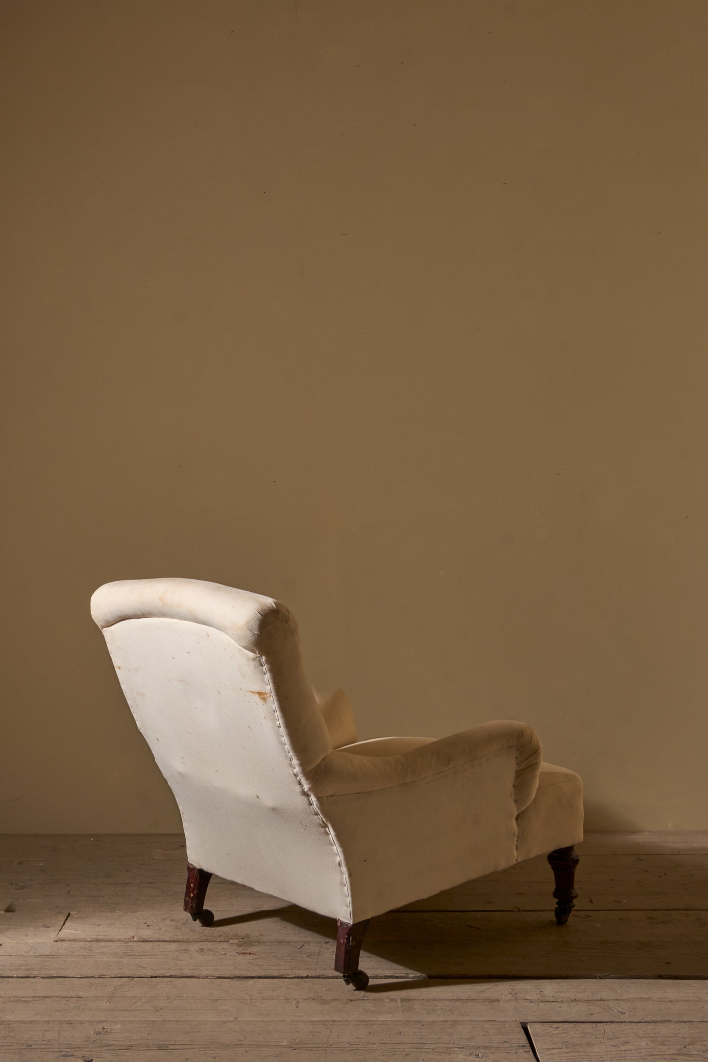 Elegant 19th century Bridgewater style English armchair