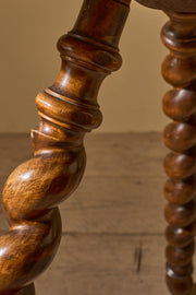 Early 19th century oak clover shaped side table