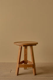 Early 20th century Pine sculptors stand